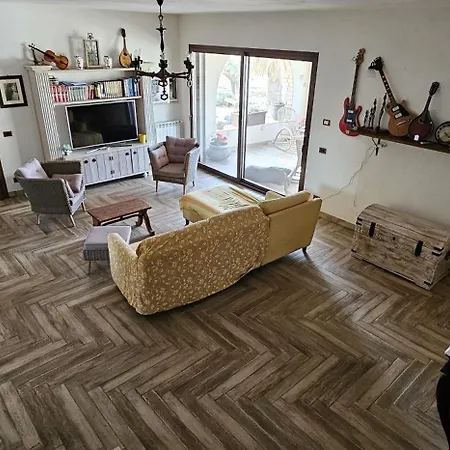 Della Via Francigena Bed & Breakfast 3*