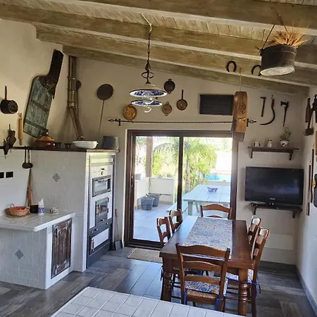 Della Via Francigena Bed & Breakfast 3*